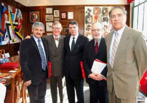 Yavuz, ödülünü aldı